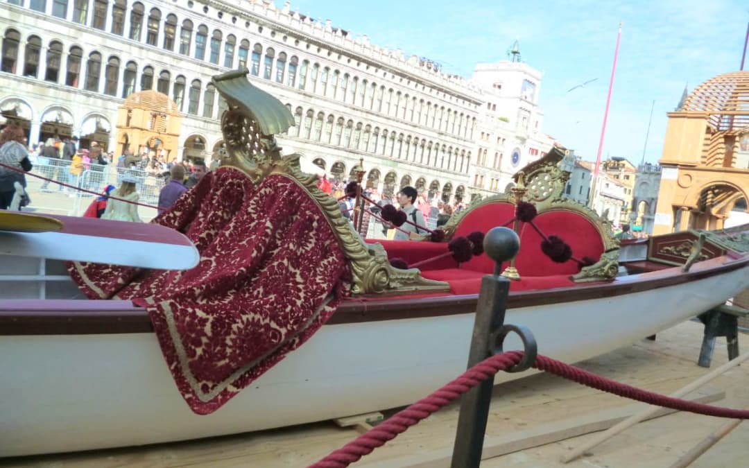 Gondola-con-velluti-veneziani | Tessitura Bevilacqua